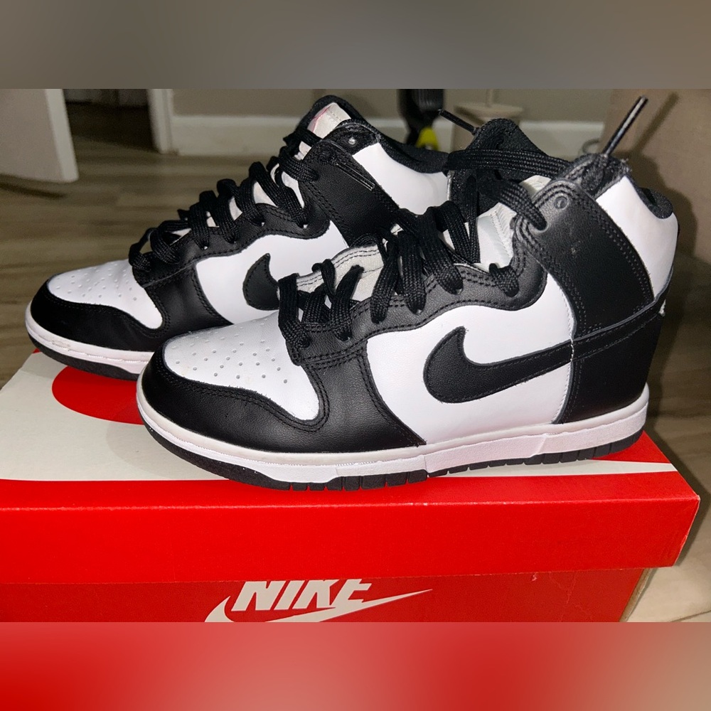 Nike Women's Dunks Black & White